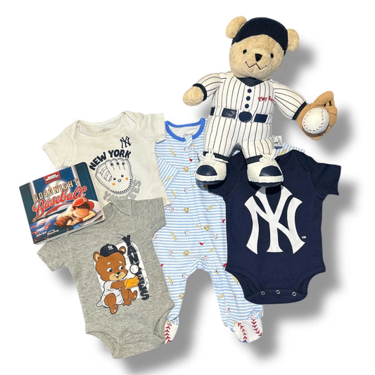 Baseball Baby Gift - New York Yankees MLB 0-3 Month