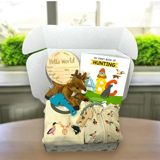 Hunting Baby Gift Box |  Gift Set (3–6 Months)